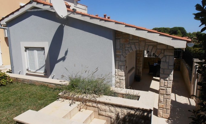 Vintijan Cabaña | Romantic Apartment in a Detached House with Private Entrance