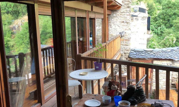 La Guingueta d'Aneu Cabaña | Refugi Orfila, independent rural house, ideal for families.