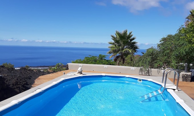 Los Llanos Apartamento | Spacious apartment in a quiet location with fantastic sunsets