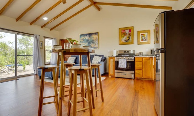 Placentia Cabina | Spacious 2-Bedroom-Lagoon Views-Pool-Maya Beach