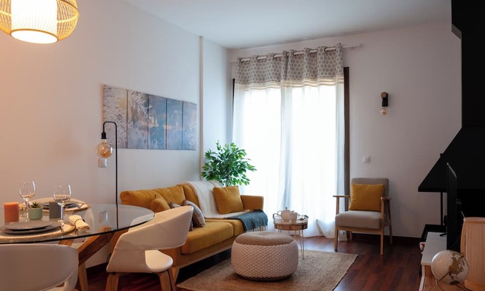 Puigcerda Apartamento | Cal Xera - Cozy first floor with fireplace and private garden