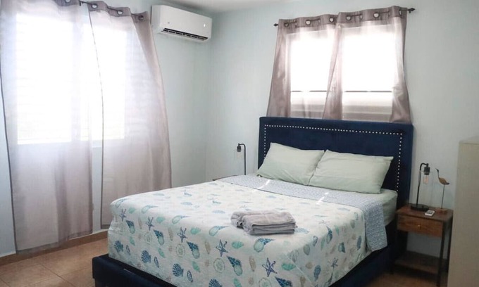 El Combate Apartamento | Vibrant Location, Pool and Beach Hits