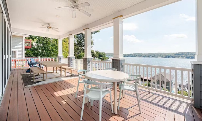 Hopatcong Casa | Stunning sun-drenched lakefront 4-bedroom house