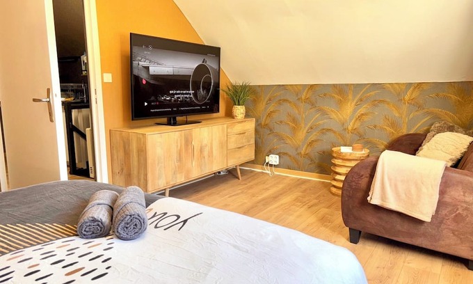 Chateau-l'Eveque Apartamento | Charming new apartment located 8 minutes from the center of Périgueux but in a quiet area.