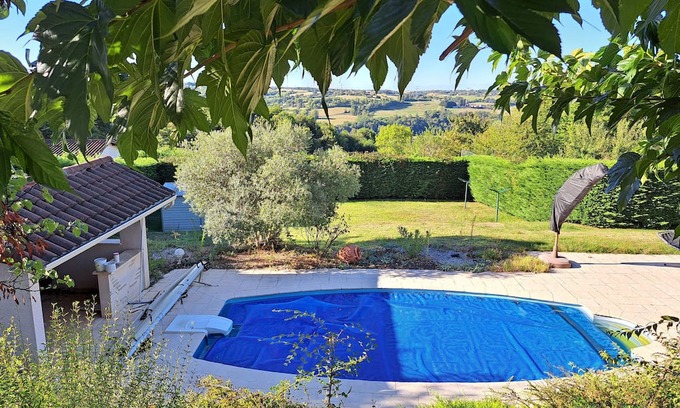 Montseveroux Casa | Quiet country house with swimming pool and lovely views.