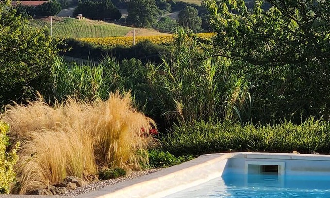 Canens Casa | Peaceful gîte in the heart of nature with large swimming pool and view of the Pyrenees.
