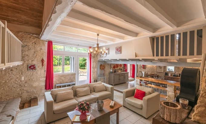Limeyrat Casa | Charming House with Private Heated Pool/Enclosed Grounds
