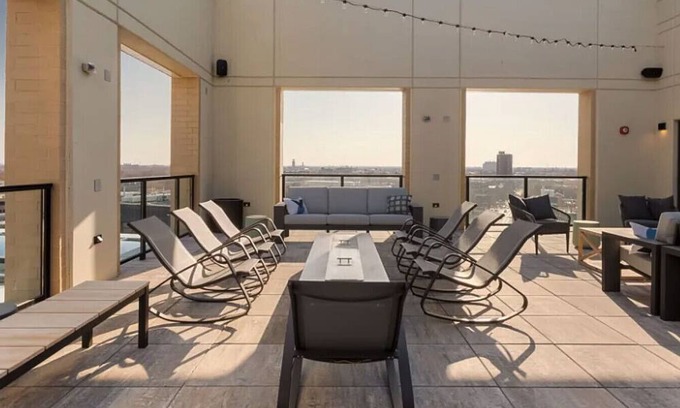Uptown Apartamento | Landing at Platform 4611 - Studio in Uptown