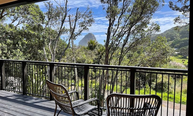 Piha Casa | "Ruruwai" Perfect Piha Beach getaway