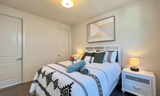 Alhambra Casa | Jie’s choice- City Lights Townhouse 15mins to DT