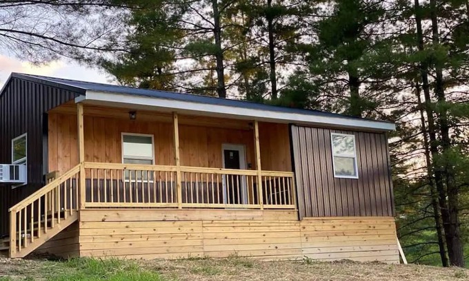 Wallingford Casa | Lazy Lake Cabin 1! Pet Friendly