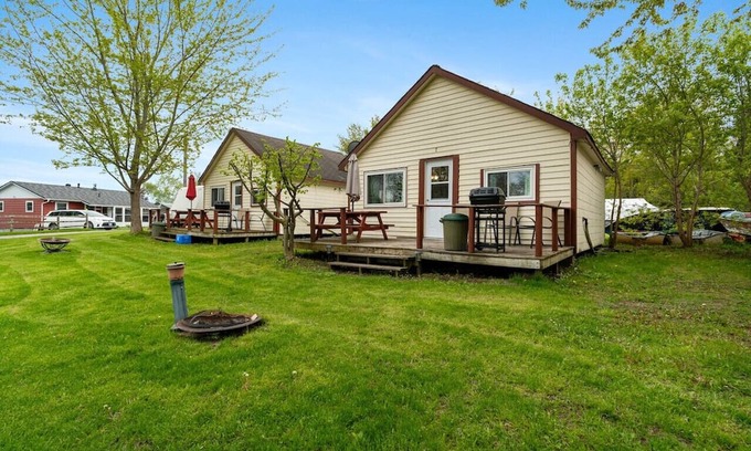 Otonabee-South Monaghan Cabina | Enjoy The Outdoors at Rice Lakes