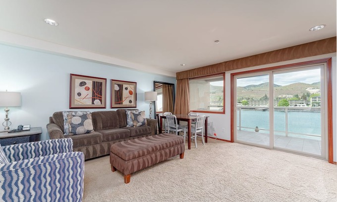 Chelan Condominio | GrandView 622 Waterfront condo on Lake Chelan