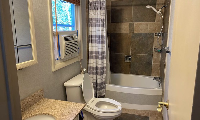 Toms Brook Casa | Comfortable 4 Person Cottage with North Fork of the Shenandoah River Access