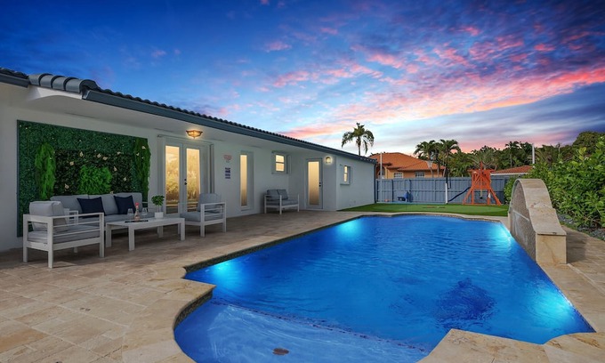 Westchester Casa | Le Femme Paradise/ Heated Pool/ Game Room!