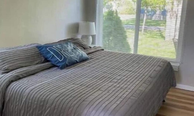 Vermilion Casa | Newly Remodeled! The Sailors Bay in Vermilion
