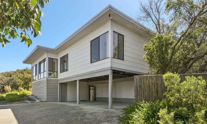 Moggs Creek Casa | Moggs View I Walk to Beach