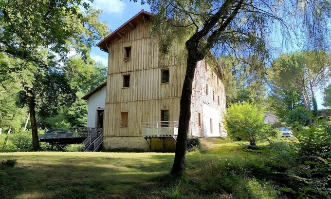 Sore Casa | Moulin de Sore – beautiful holiday home in a preserved location with river