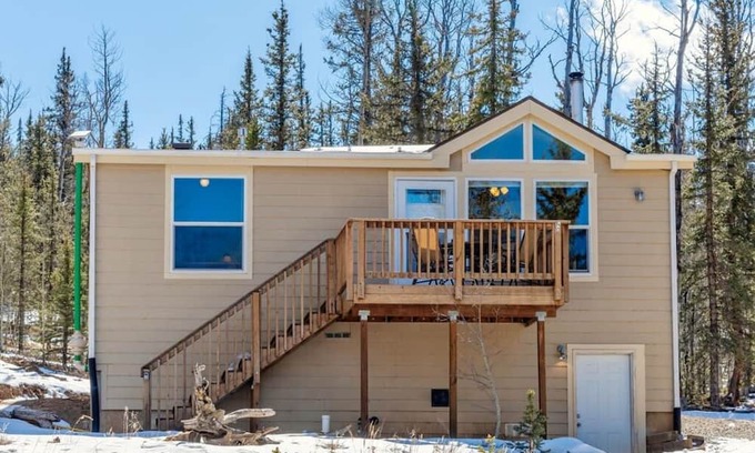 Indian Mountain Cabina | Off-Grid Forest Getaway w/WiFi on 4 Acres