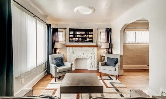 Pontiac Casa | NEW! Cozy 3BR Home | Perfect for Business + Family Stays
