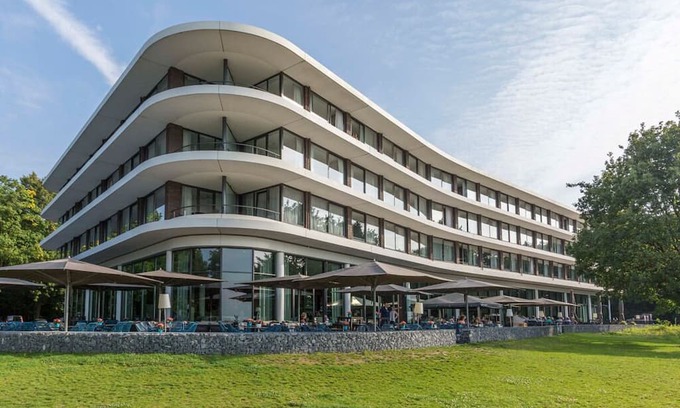 Wageningen Casa | Modern Getaway w/Gym, Relaxing Sauna & Scenic Terrace | Near Arboretum Belmonte