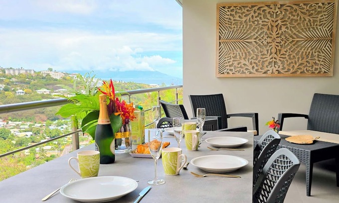 Papeete Condominio | Ateatea apartment, on the heights of the Papeete - 2 bdr - A/C - WiFi -pool