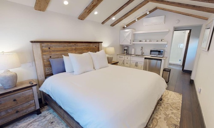 Historic Eastside Casa | Delgado E: Just one block from Canyon Road!