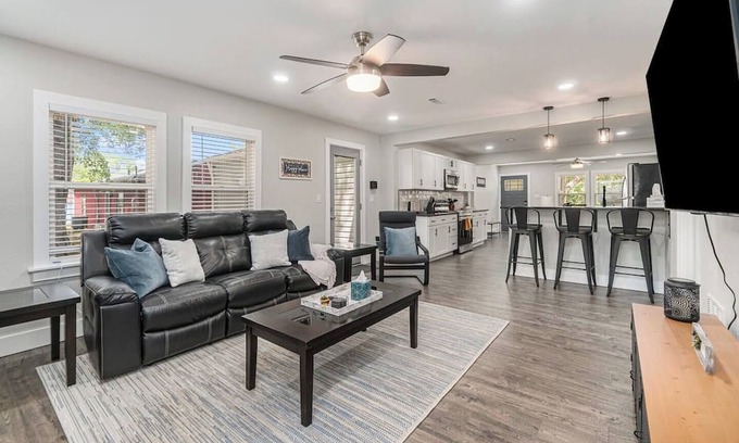Grandview Casa | Chic Space/12M->Belton, 910 Mbps