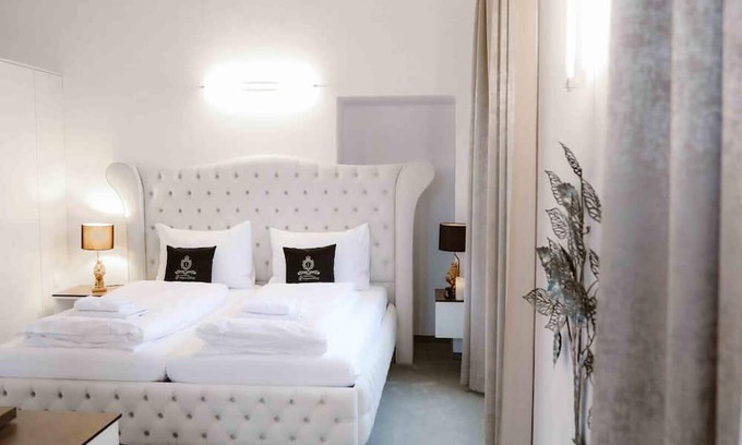 Aurolzmunster Apartamento | Versailles Royal Suite 4 Guests|Breakfast Included
