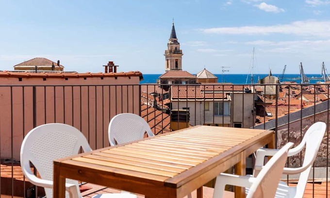 Oneglia Apartamento | Precioso apartamento para 5 personas con WIFI, A/C, TV, terraza y aparcamiento