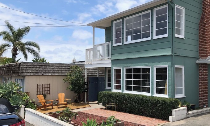 Laguna Beach Apartamento | 1 bedroom apartment, views, private deck, beach-close, unit is entire 2nd floor.