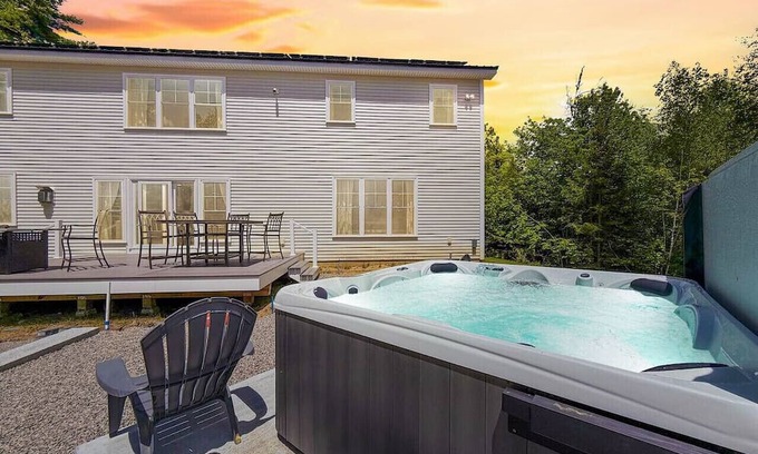Center Conway Casa | Hemlock Hideaway | 4500 ft.² New Build w/ Hot Tub