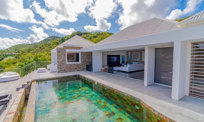 Saint-Jean Villa | Amazing Villa With Views Over the Bay