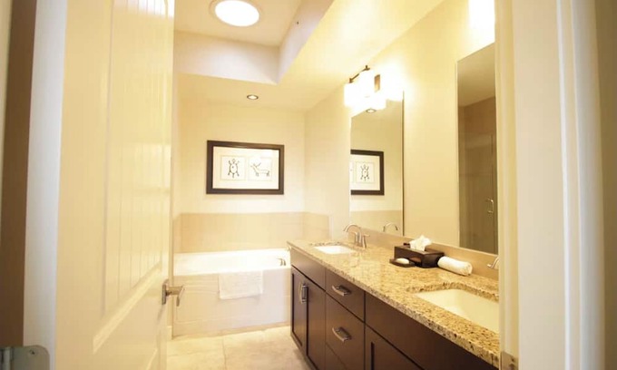 Okanagan-Similkameen Casa | Spacious 2-Bedroom Condo with Incredible Views in Osoyoos
