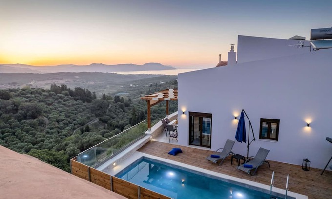 Filaki Villa | New Villa with Heated Pool, Jacuzzi, Gym & Dreamy Views