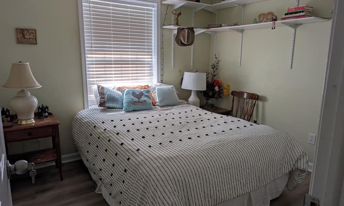 Pittsboro Casa | Charming 3-bedroom townhome with AC, WiFi in marvelous Pittsboro