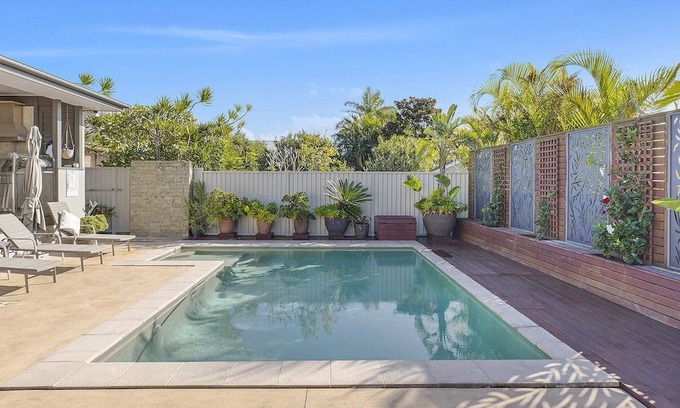 Shelly Beach Casa | SHELLY BEACH HOUSE - FAMILY FRIENDLY WITH POOL, WALK TO BEACH