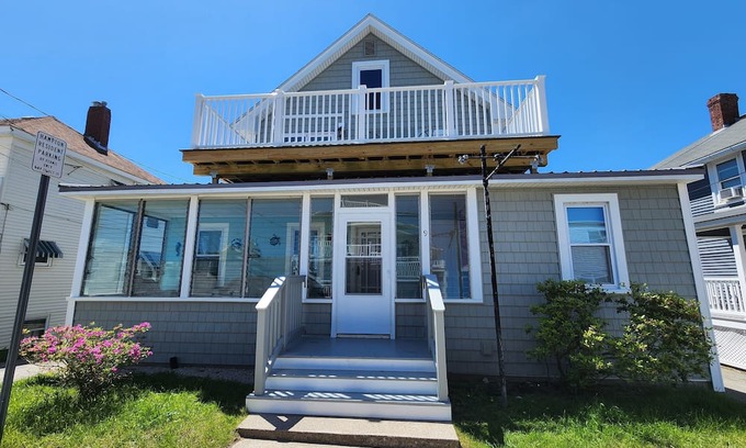 Hampton Apartamento | G St Inn Unit 6 Charming 2-bedroom apartment in Hampton with AC, WiFi