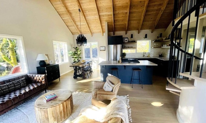 Sebastopol Casa | Luxe Guest Home Walk to Downtown Sebastopol