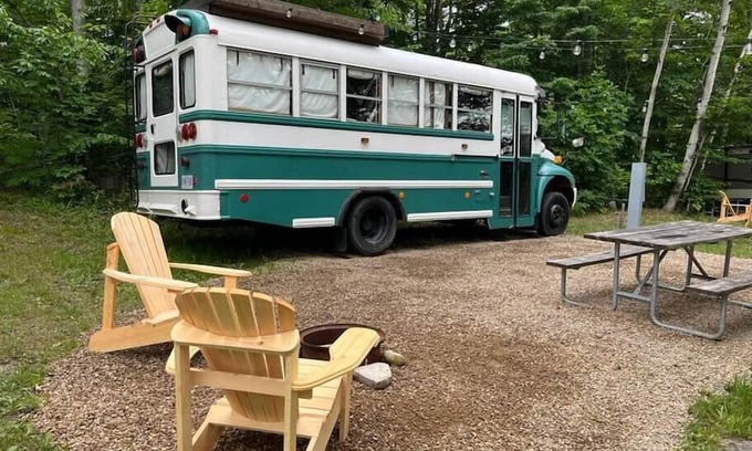 Miller Lake Casa | Gus the Bus near Tobermory