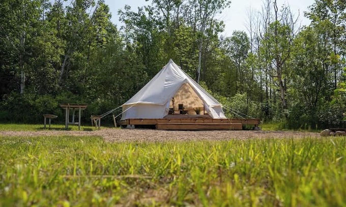Miller Lake Casa | "Wanderer" tent near Tobermory