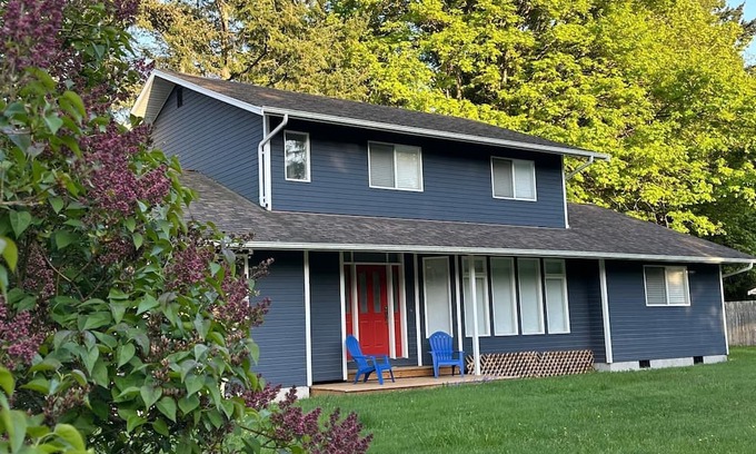 Point Roberts Casa | Beautiful Spacious Bright 3 Bedroom home 10 Min. walk to Lily Point Marine Park