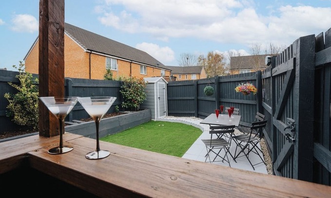 Bootle Casa | Bootle Haven - 2BD Retreat with Garden
