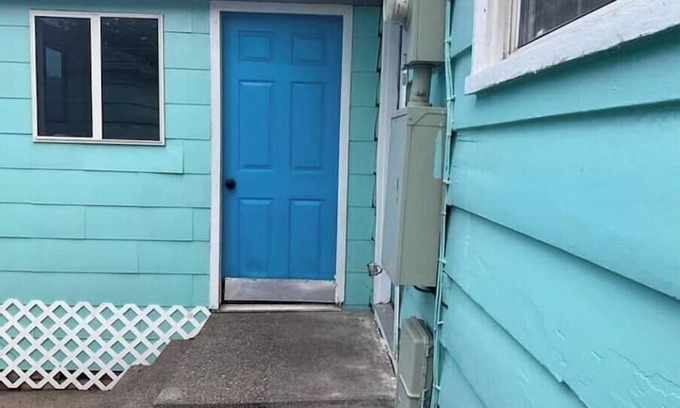 Lewiston Casa | Smurf Village-1 King, 1 Queen, 2 twins, 1 sofa bed