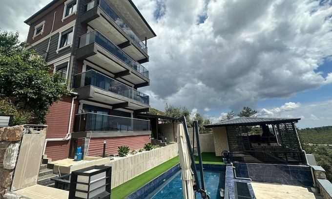 Konyaalti Apartamento | Apartment with Breathtaking Sea, Mountain & Pool Views – Geyikbayırı / Antalya