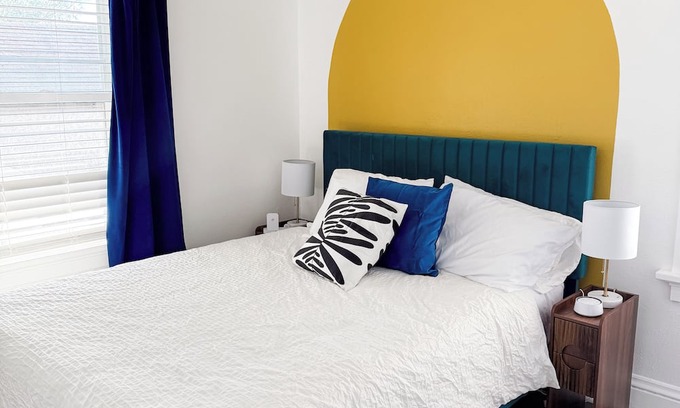 Toledo Apartamento | Private Upper-Level Flat - Bright, Stylish, Peaceful