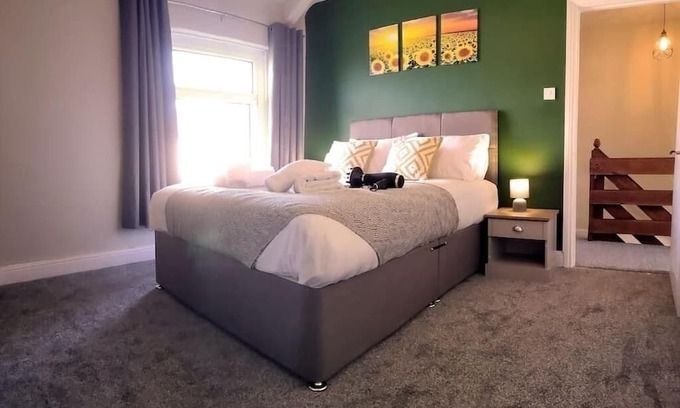 Port Talbot Casa | Parking, 4 Bedrooms, Small Courtyard