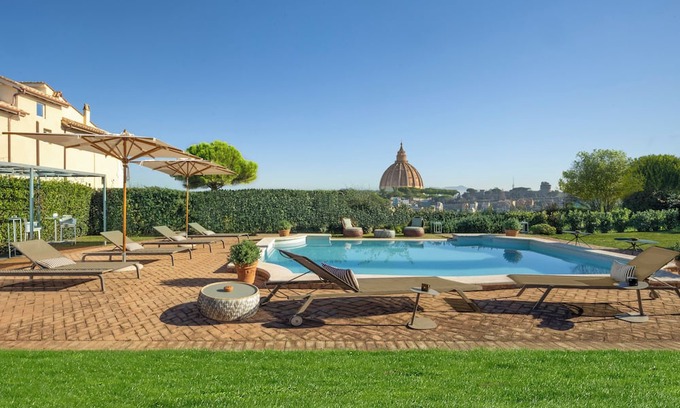Vatican Apartamento | Tower of the Moon - Luxury Stay with St. Peter View