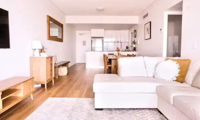Broadbeach Waters Apartamento | Repose Broadbeach: rest, shop, surf or pamper
