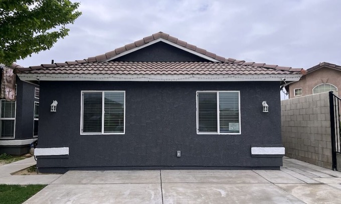 Oildale Casa | New ADU - Charming 1-bedroom house with AC, WiFi in fabulous Bakersfield